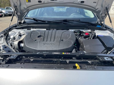 2024 Volvo S60 Plus Dark Theme