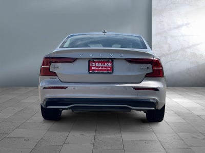 2024 Volvo S60 Plus Dark Theme